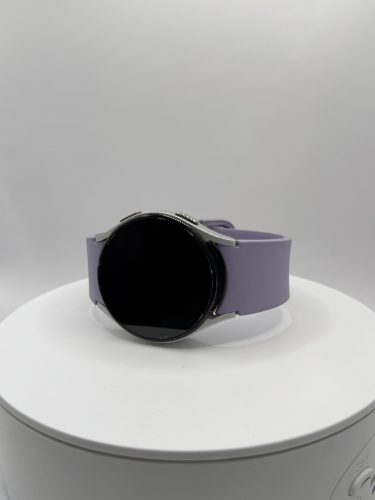 Samsung Galaxy Watch5 (40mm e-sim) okosóra, ezüst, használt