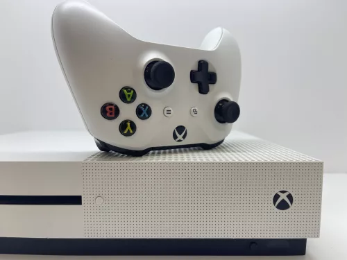 Xbox One S 500 Gb használt  újrapasztázva - doboz nélkül 