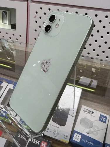 Apple iPhone 12 64GB, új 100%-os akkumulátorral