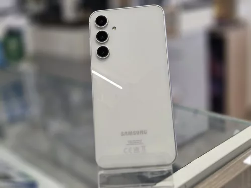 Samsung Galaxy S23 FE fehér