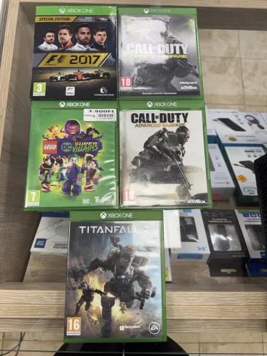 Xbox játékcsomag: F1 2017, TitanFall2, LEGO super villains, COD Infinite warfare, COD Advanced warfare -  használt