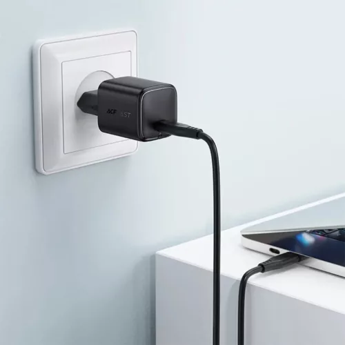 Acefast Falitöltő (A119) - GaN Technológia, Gyors Töltés, PD45W, Mini Design, Egy USB-C Kimenet - Fekete