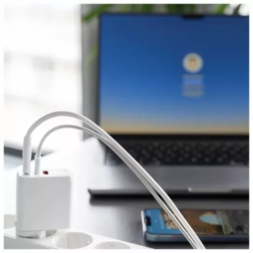 4smarts Flex 65W hálózati USB-C töltő adapter 2xUSB-C + 1xUSB-A fehér