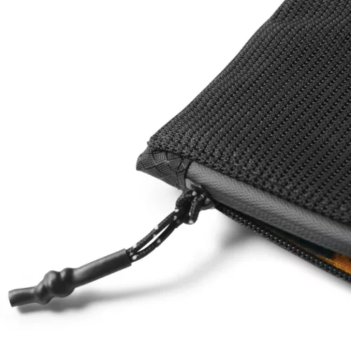 Spigen LF300 RFID kártyatartó pénztárca, fekete