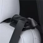 Spigen Tesla hátsó biztonságiöv-tartó fekete – Tesla Model Y