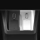 Tesla kulcskártyához fehér / fekete Spigen 2 db-os kártyatartó tok karabinerekkel és védőfóliákkal (ACP11405)