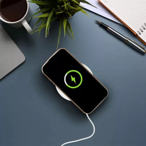 MILANO tok iPhone 16 Pro barna