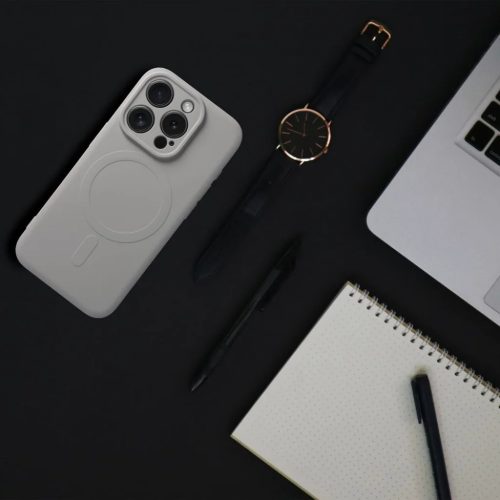 iPhone 17 Pro Max tok - szilikon tok MagSafe kompatibilis, titán