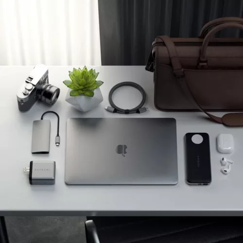 Satechi Dock 5 foglalatos USB dokkoló, töltőállomás (2xUSB-C PD 20 W, 2x USB-A 12W, vezeték nélküli töltő) (ST-WCS5PM-EU)