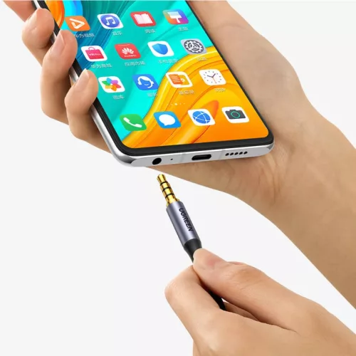 Ugreen AV183 Mini jack kábel 3.5 mm TRRS, AUX, 2m (fekete)