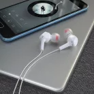 HOCO vezetékes fülhallgató Jack 3,5 mm mikrofonnal M78 fehér