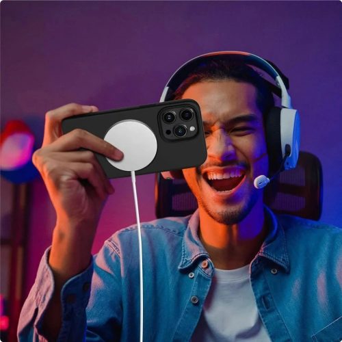 Tech-Protect Szilikon MagSafe tok iPhone 13 / 14 - fekete