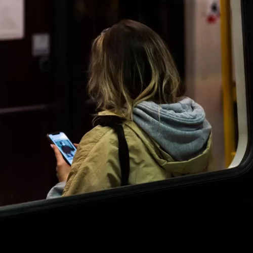 Hofi Anti Spy Glass Pro+ iPhone 15 privát üvegfólia